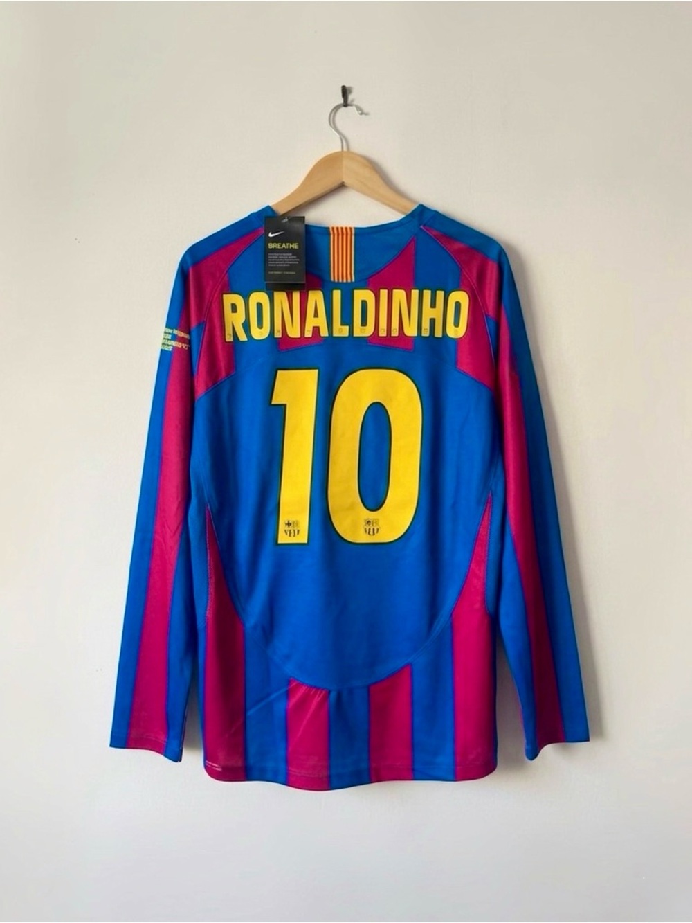 Ronaldinho #10 Barcelona 2006 Home Jersey Long Sleeve